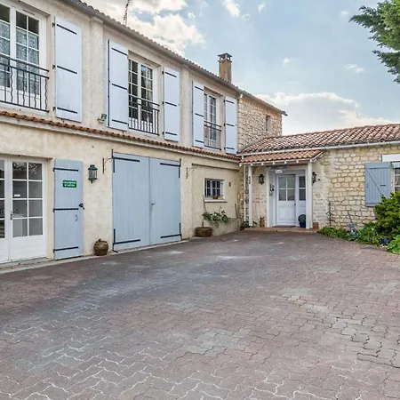 La Archipel Royan & Pool Tennis Villa *