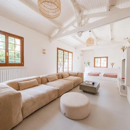 Villa Harmony Homes - Heated Pool & Beaches 15 Min Away *