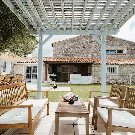 Harmony Homes - Heated Pool & Beaches 15 Min Away Saint-Sulpice-de-Royan