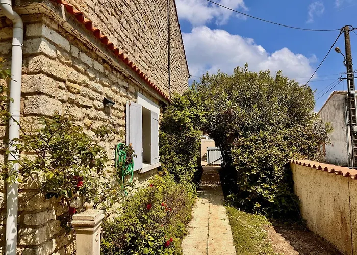 La Archipel Royan & Pool Tennis Villa