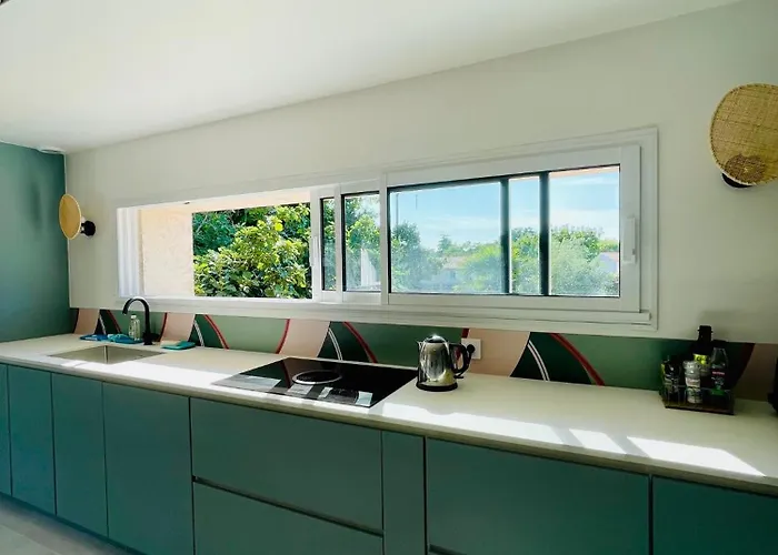 La Archipel Royan & Pool Tennis Villa *