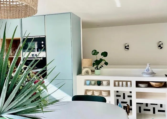 La Archipel Royan & Pool Tennis Villa *