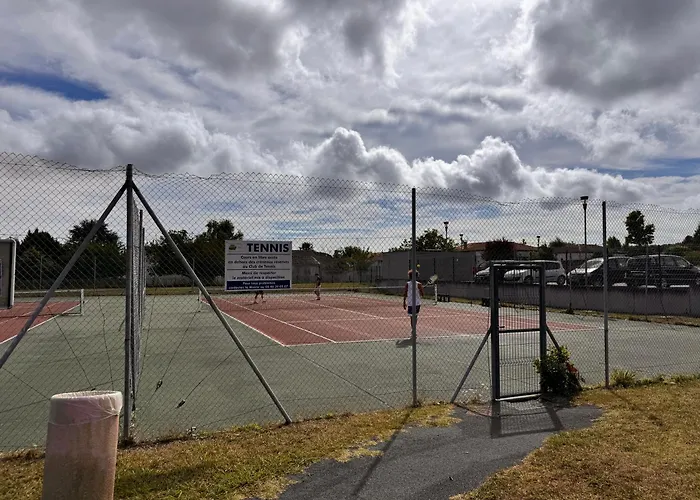 La Archipel Royan & Pool Tennis Villa *