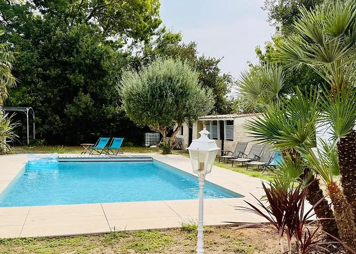 La Archipel Royan & Pool Tennis Villa *